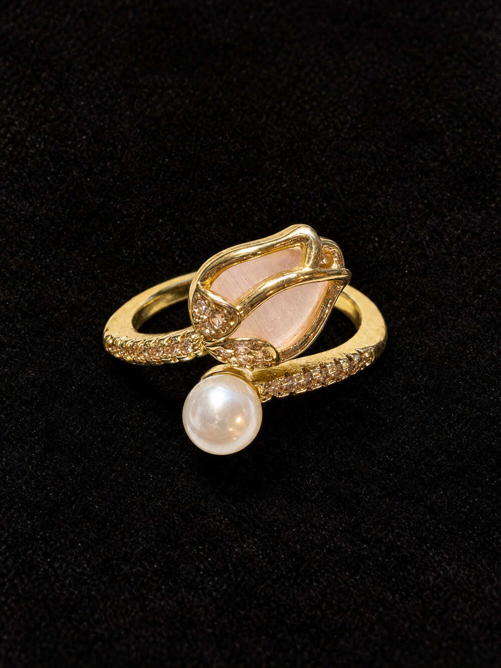 ⚜️ Gold-Tone Blush Cat's Eye & Faux Pearl Ring | Size 7 💗